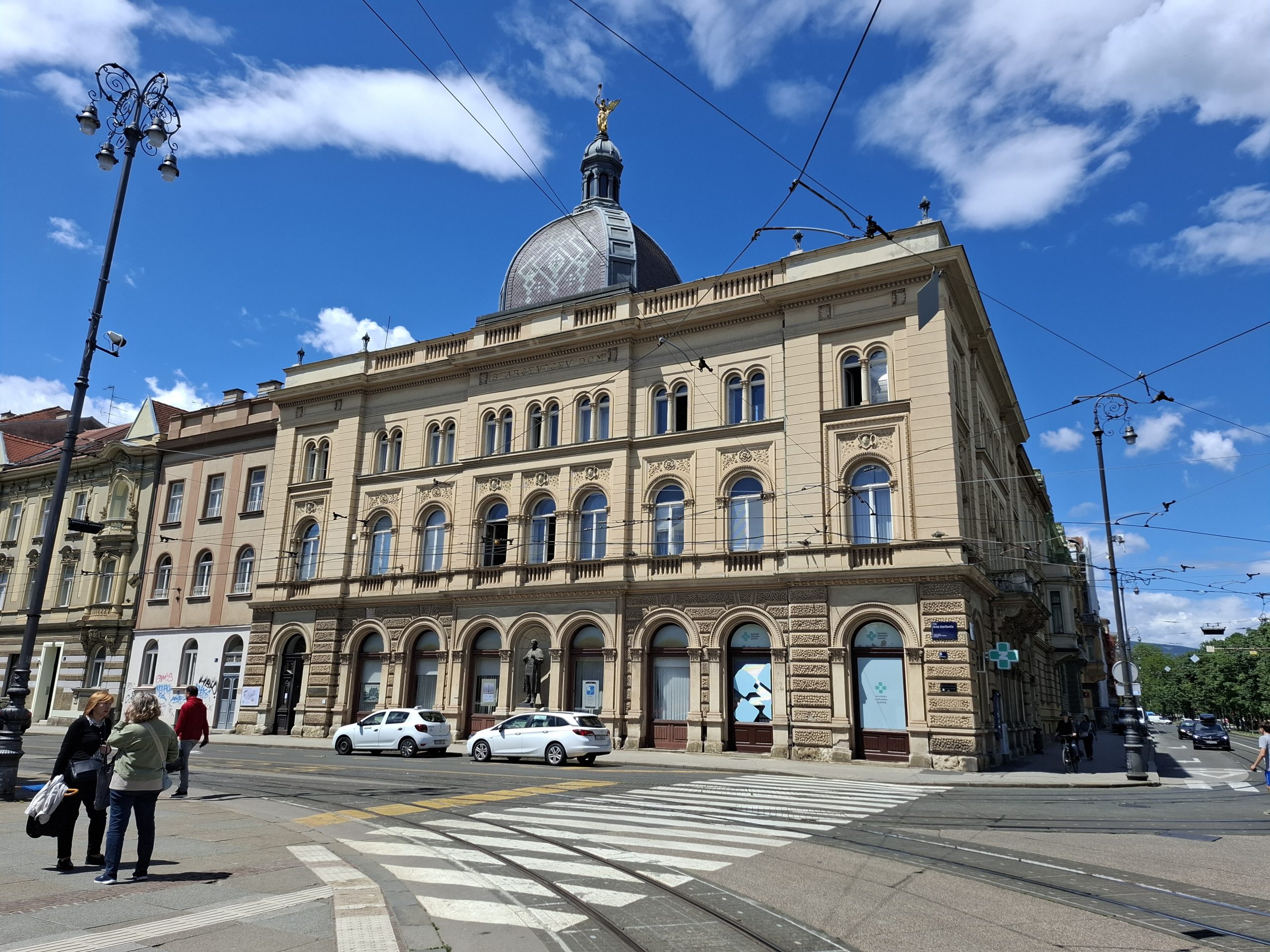 Zgrada Gradske knjižnice na Trgu Ante Starčevića u Zagrebu